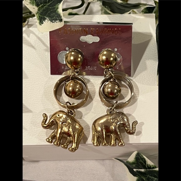 Jewelry - VINTAGE fashion jewelry/elephant earrings